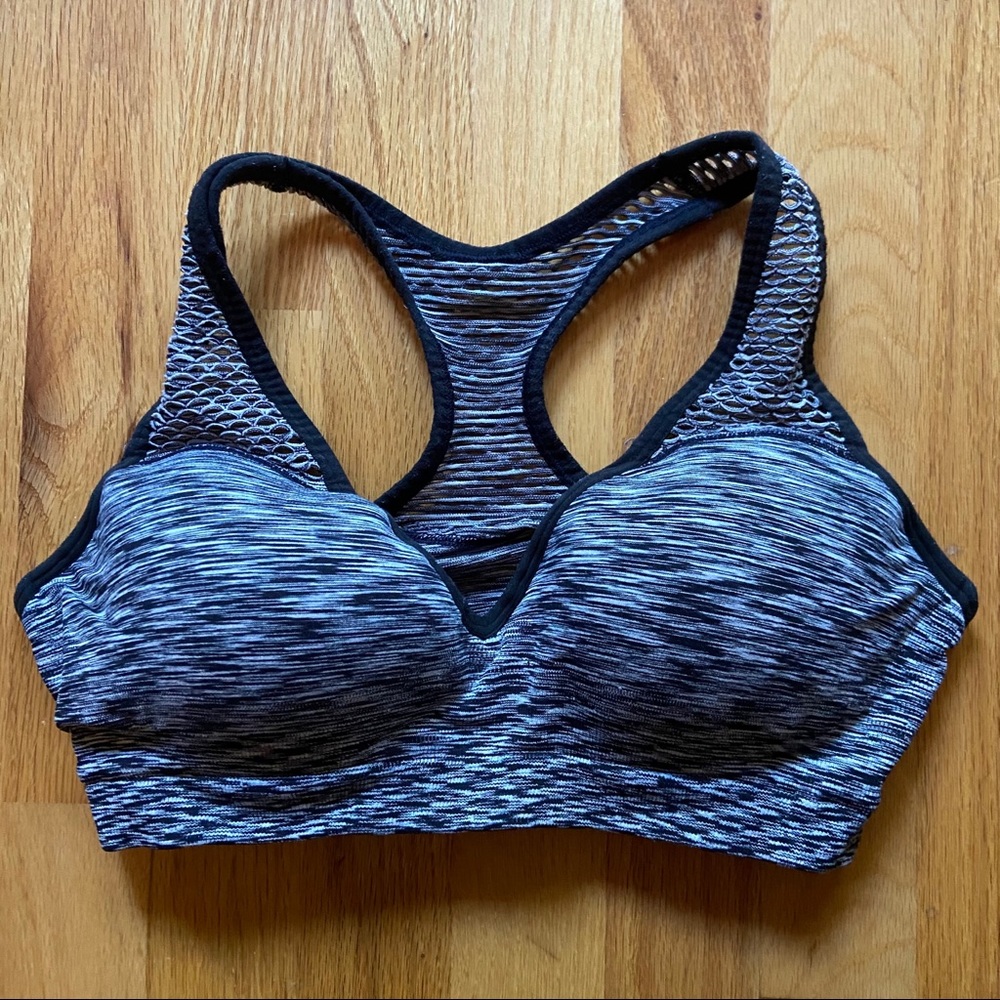 Seamless push up sports bra